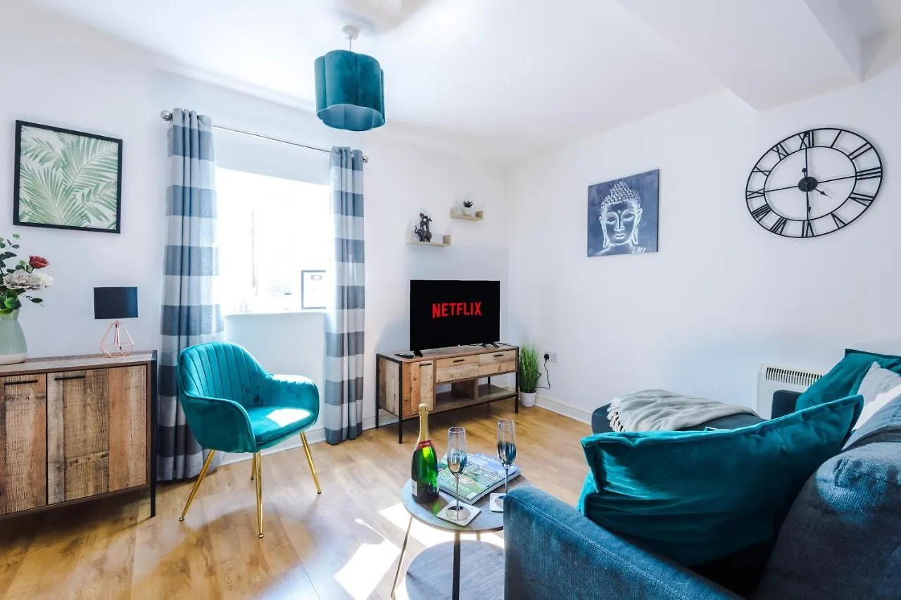 Stylish Chester City Centre Apartment By 53 Degrees Property, Ideal For Couples & Business Professionals - Sleeps 4