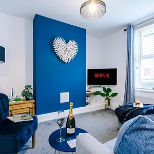 Centre Cottage: Spacious 2-bed For 6 Chester