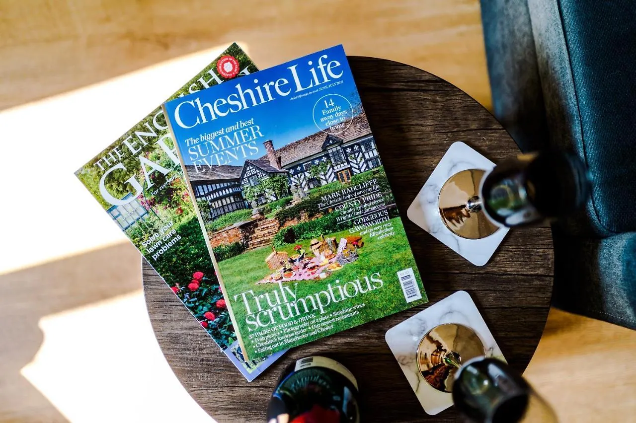 Stylish Chester City Centre Apartment By 53 Degrees Property, Ideal For Couples & Business Professionals - Sleeps 4