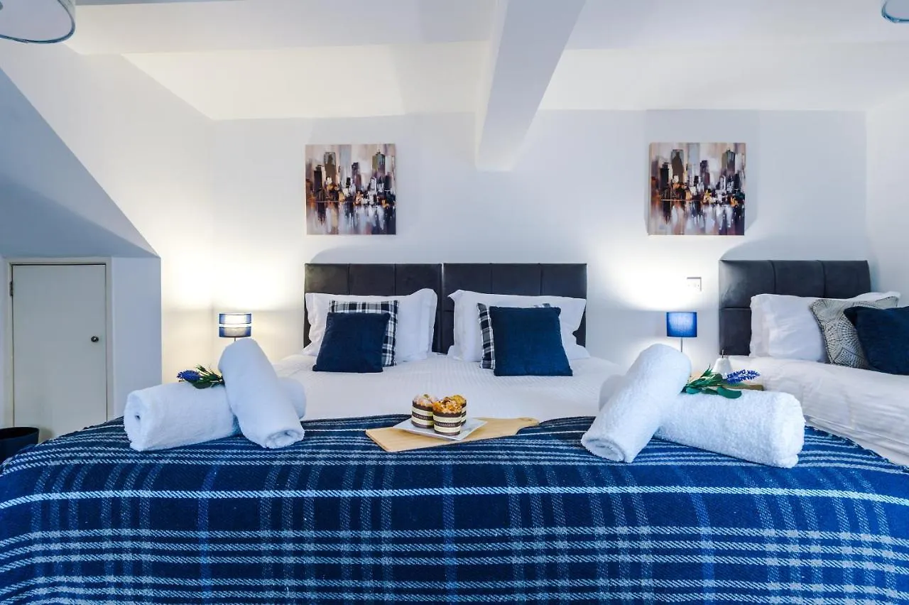 Stylish Chester City Centre Apartment By 53 Degrees Property, Ideal For Couples & Business Professionals - Sleeps 4